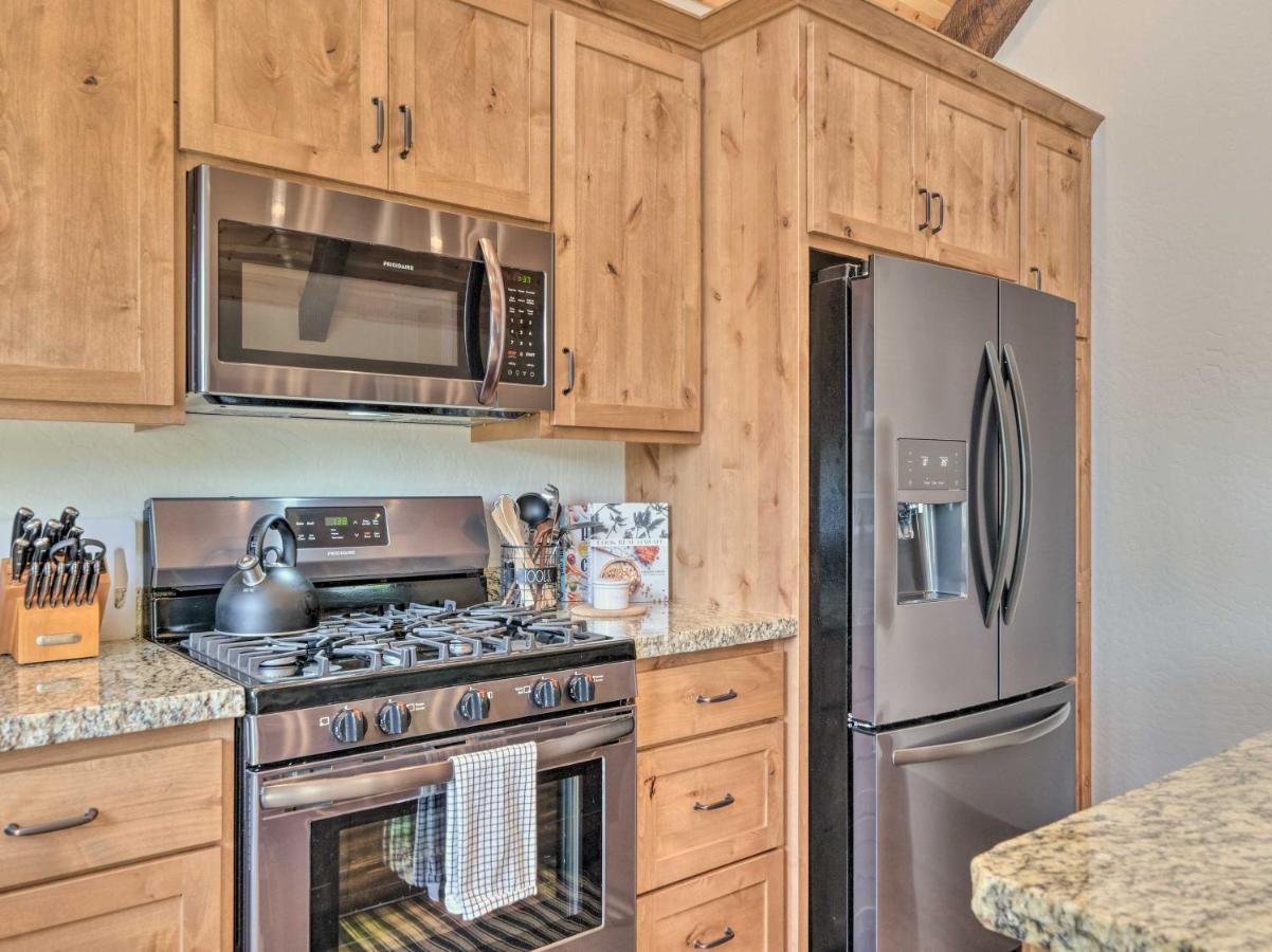 Luxury Retreat Custom Mi-Wuk Village Cabin! エクステリア 写真